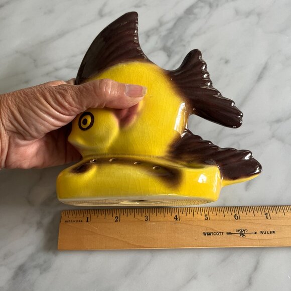 Vintage Yellow & Brown Ceramic Angelfish statuette - Picture 10 of 14